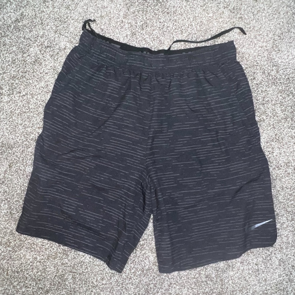 Nike Men’s Dri-FIT Unlined 9” Training Shorts (Size Large)